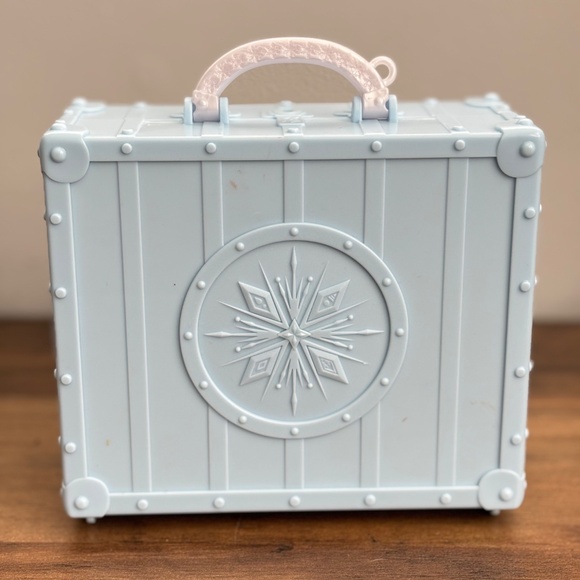 Disney FROZEN 2 Portable Pop Up Ahtohallan Playset 2 ELSA toy figures & horse - Picture 7 of 10